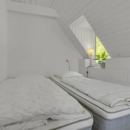 2 Bedroom In Aabenraa * Loddenhoj